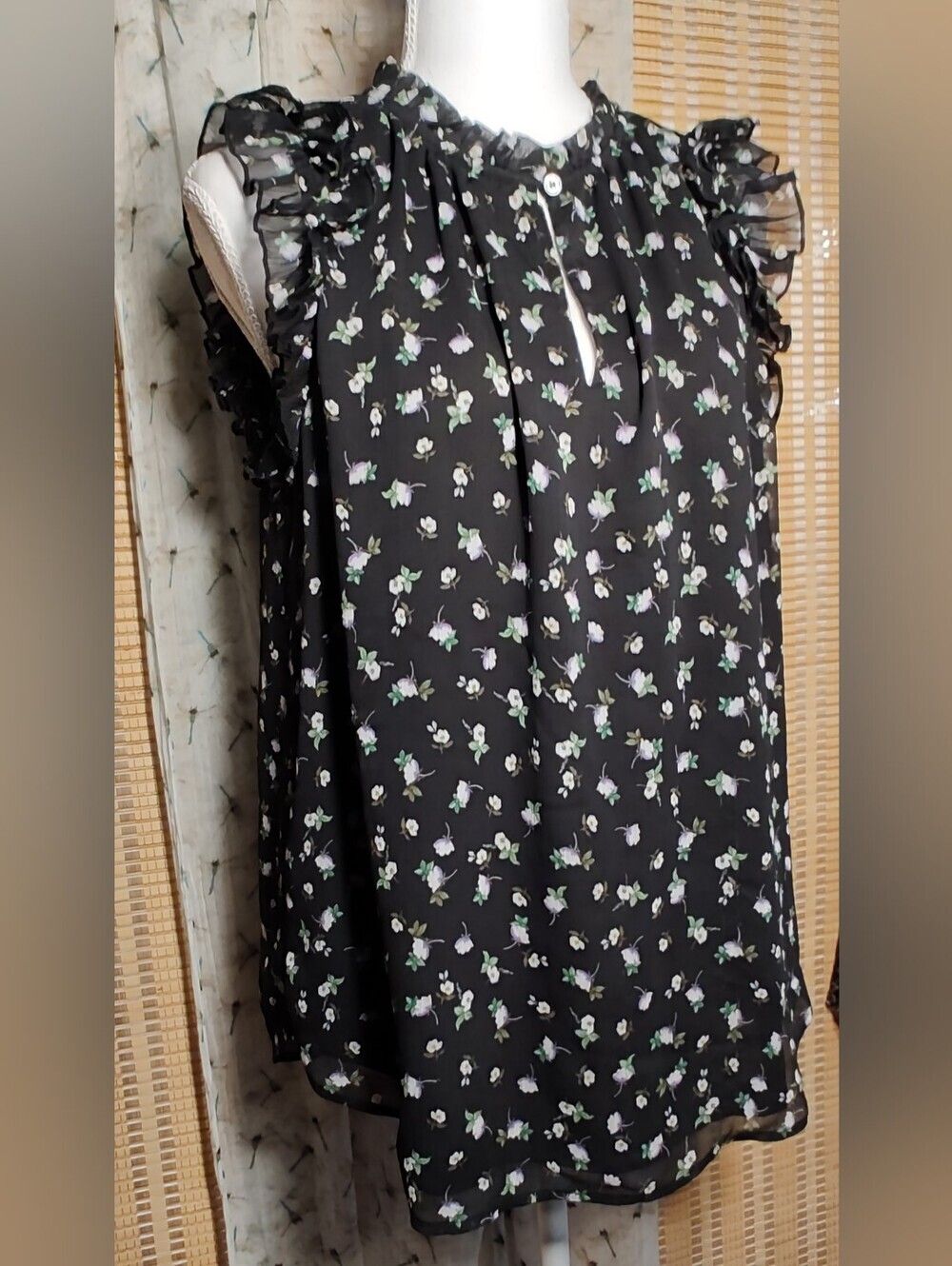 Loft 🖤 Black Sleeveless Blouse